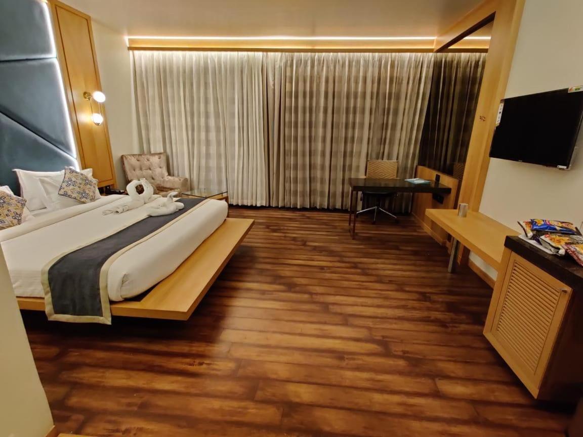 Krishna Palace Hotel Mumbai Eksteriør bilde
